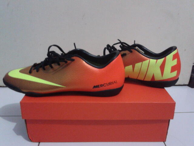 SEPATU FUTSAL NIKE MERCURIAL VICTORY IV SUNSET 1000% Original Murah