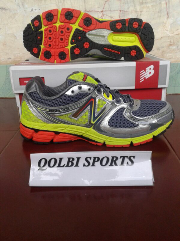 Sepatu Running New Balance 860V3 Original size 43 (bogor)