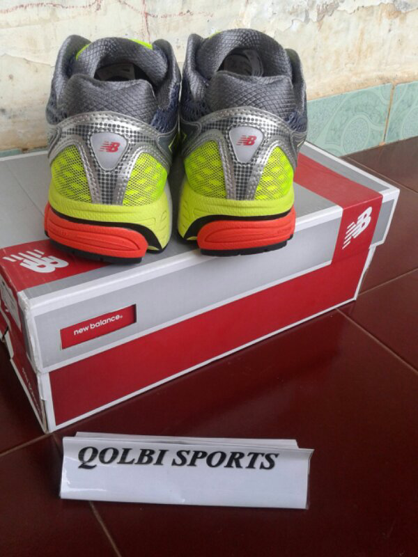 Sepatu Running New Balance 860V3 Original size 43 (bogor)