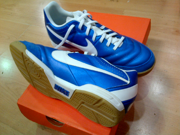 sepatu futsal nike original