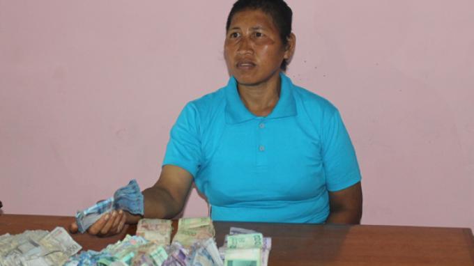pemulung aja bisa kaya, pengemis n pengamen, tukang parkir yg suka malak harus malu