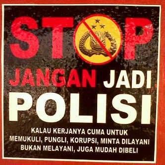 Polisi : &quot;Tendangan Dari Langit&quot;