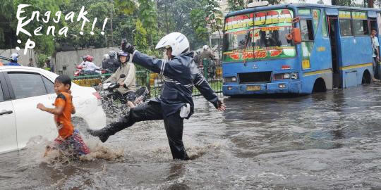 Polisi : &quot;Tendangan Dari Langit&quot;