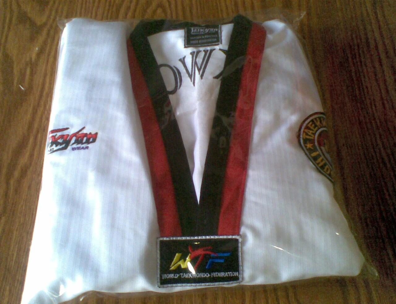 Seragam Tae Kwon Do & Peralatan Latihan (TAEKYON)