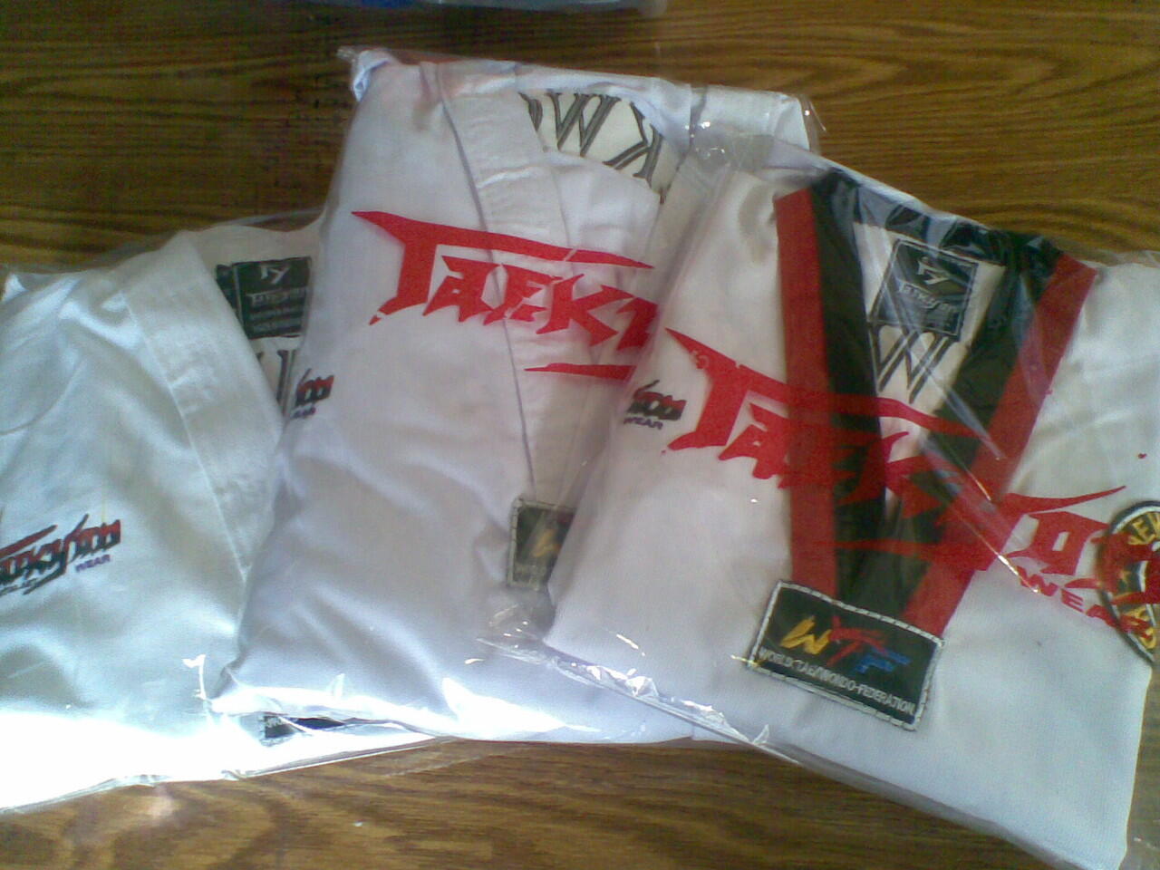 Seragam Tae Kwon Do & Peralatan Latihan (TAEKYON)