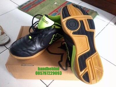 Sepatu Futsal Kappa Naiver Hitam-Hijau Ukuran 42 BNIB Bandung
