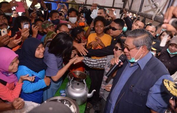 Curhatan Anak yang 10 tahun ketemu bapak ibu nya cuma 3 kali !! PLUS FOTO&#91;Miris Gan!&#93;