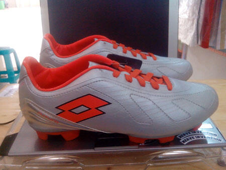 SEPATU BOLA MURAH ORIGINAL LOTTO FUTURA 700 FG