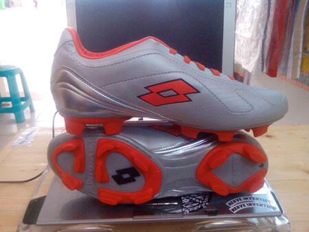 SEPATU BOLA MURAH ORIGINAL LOTTO FUTURA 700 FG
