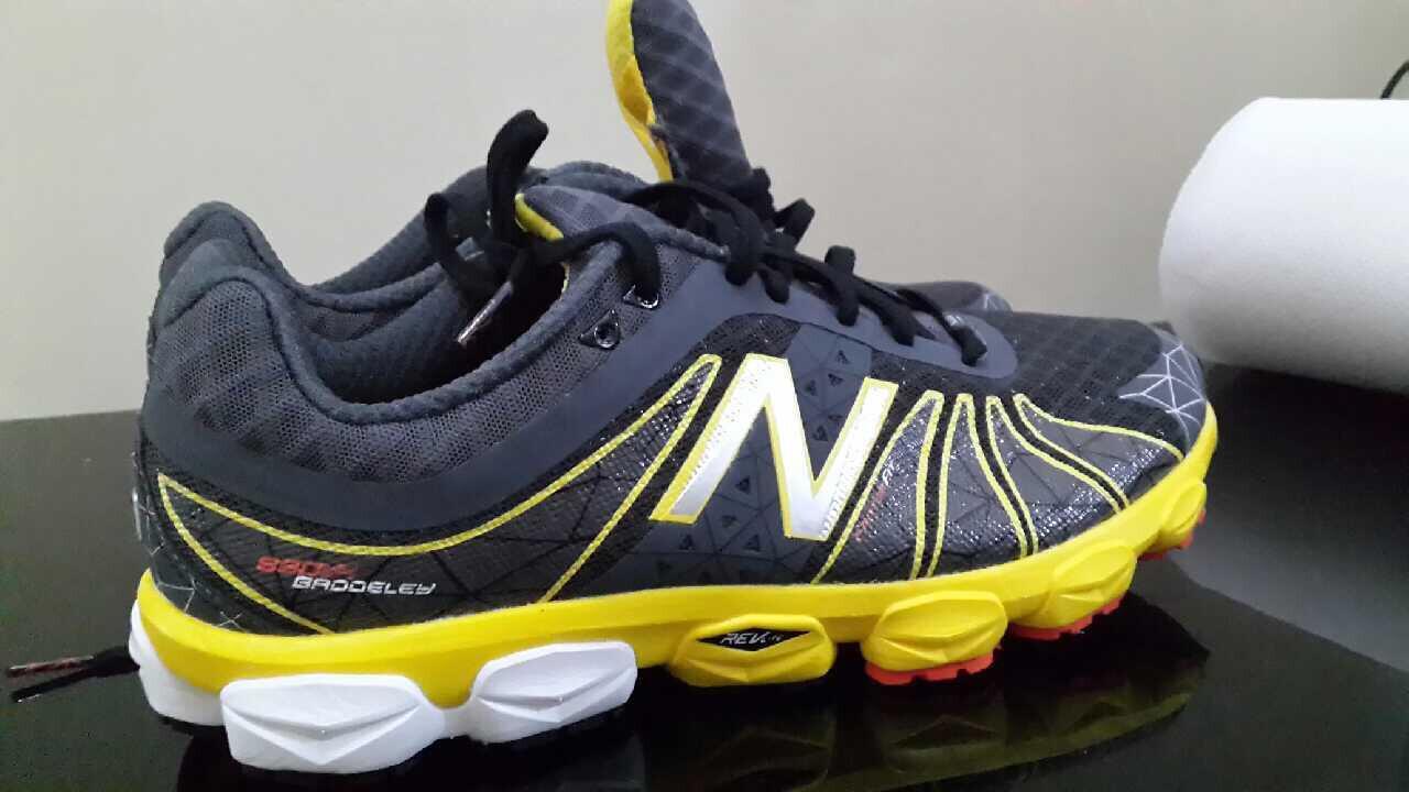 NEW BALANCE RUNNING SHOES 890V4 RARE COLOUR