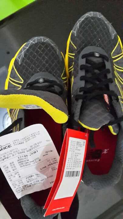 NEW BALANCE RUNNING SHOES 890V4 RARE COLOUR