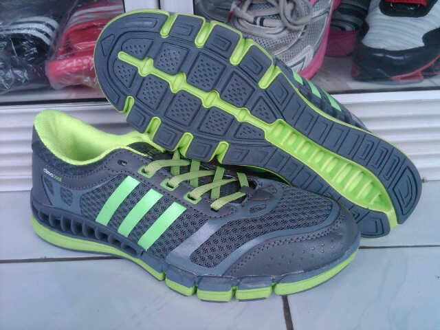 SEPATU SPORT LARI RUNNING JOGGING SENAM FITNES GYM ADIDAS CLIMACOOL REVOLUTION GREY