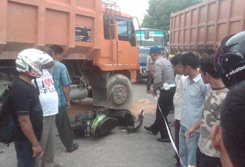 Pengakuan Mengejutkan Alasan Kenapa Banyak Pengendara Motor Tewas Terlindas Truk