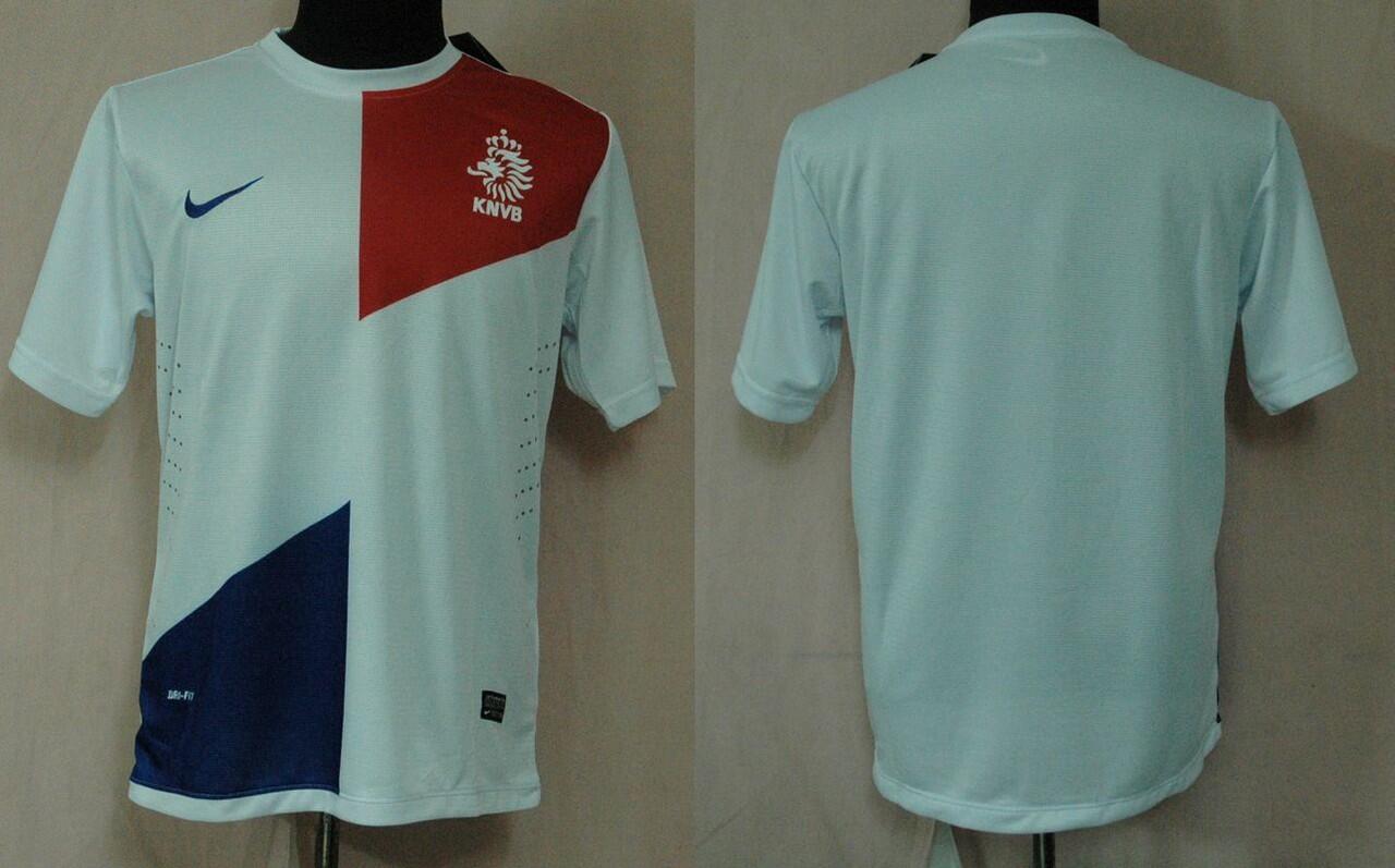 Jersey Bola Grade Ori - Murmerr & Free Ongkir Jabodetabek Selama Maret '13