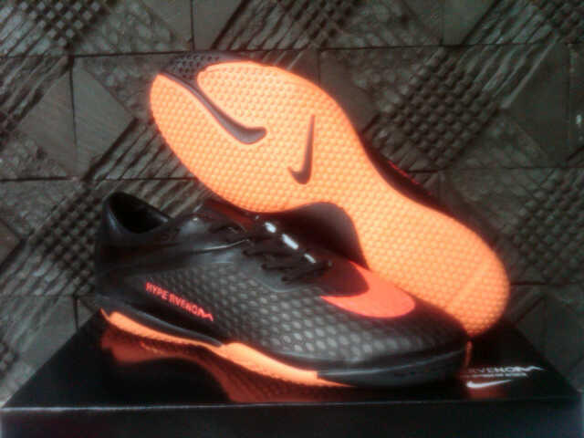SEPATU SPORT FUTSAL NIKE HYPERVENOM PHELON IC FULL BLACK F-RED