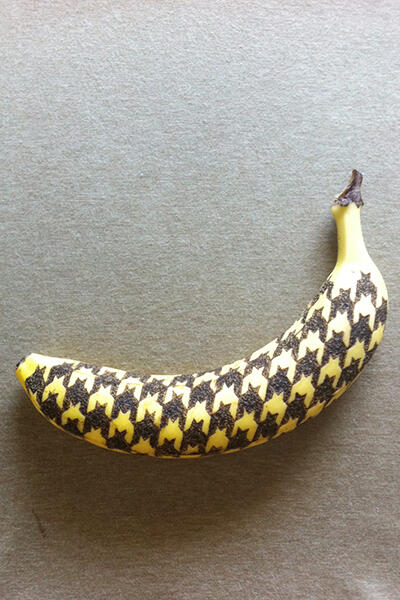Saat Kulit Pisang Menggantikan Kanvas