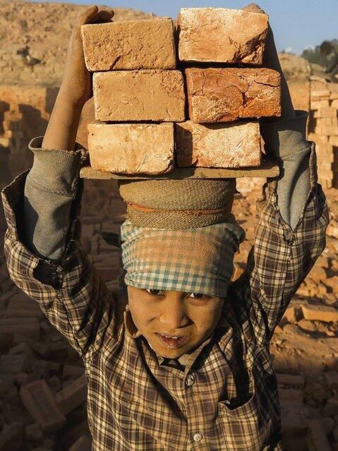 Melihat Foto Perbudakan Anak di Nepal !