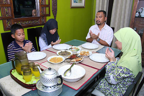 Joke makan siang gan ..