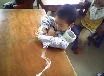 &#91;KASIHAN&#93; Jangan sampe agan ngelakuin ini , sama anak2 gan !!!!