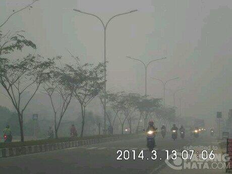 Foto-Foto Mencekam Kabut Asap Yang Selimuti Riau #PrayForRiau