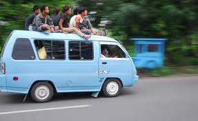 ane pengen tau gan, pengalaman nyebelin agan kalo naek mobil umum gan ?