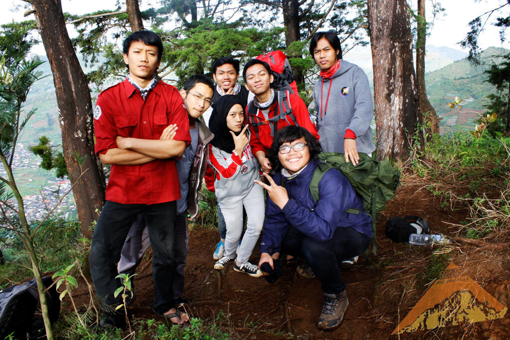 Catatan Perjalanan Gunung Prau 2.565 mdpl