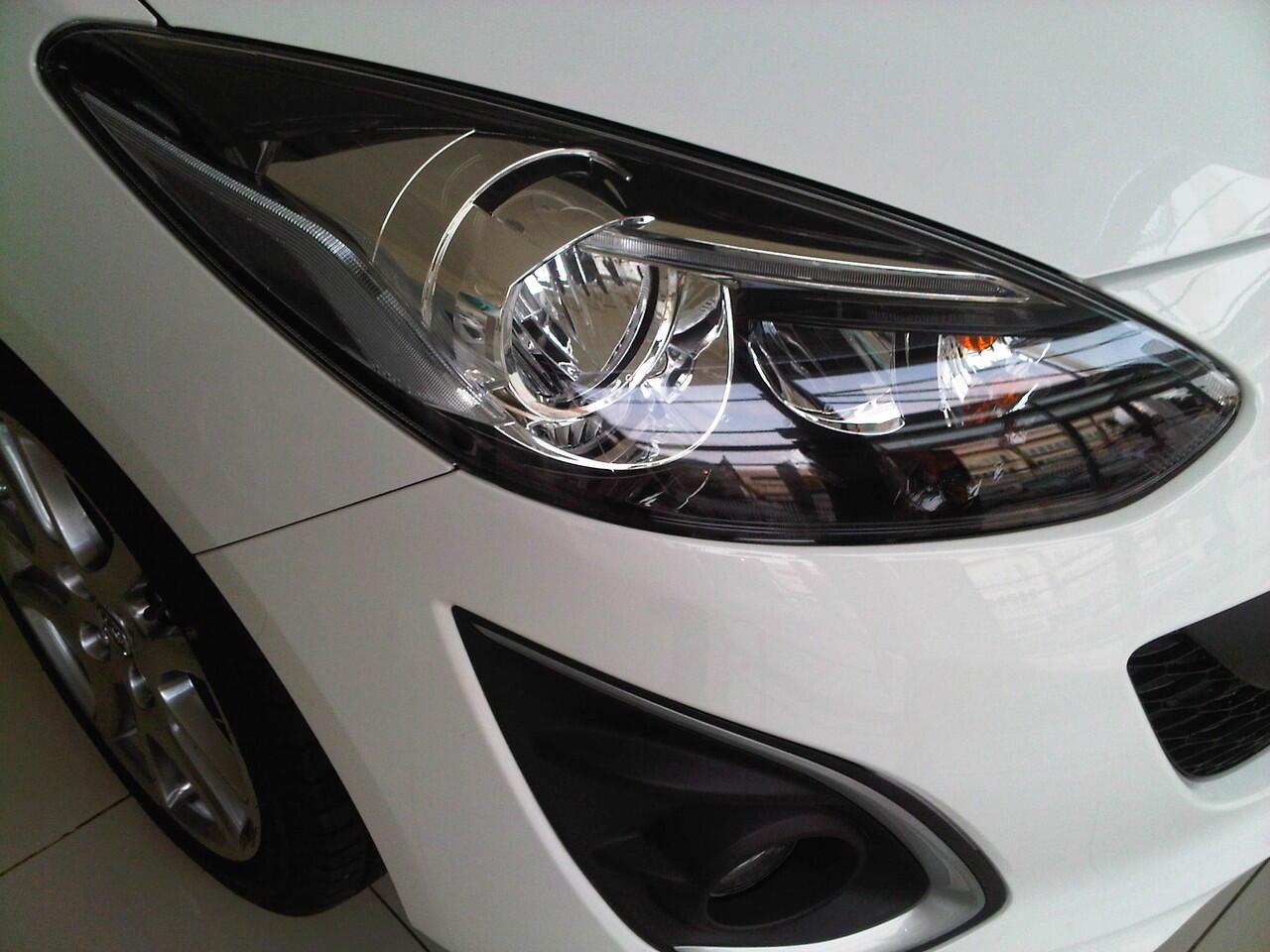 MAZDA 2 HB R IPM2 MANUAL WHITE 2013 CUCI GUDANG (WARNA LAIN READY)