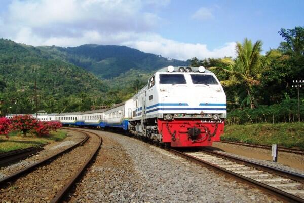 Kereta Api Cianjur !, Dari Argo Peyeum Menjadi ( KLB siliwangi dan KLB Kiansantang ) 