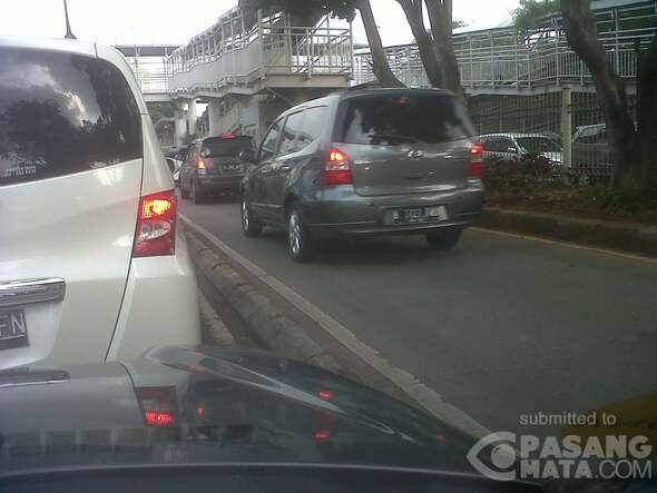 Inilah Kelakuan Pengendara 'Yang Cuma Bisa Nyetir'!!