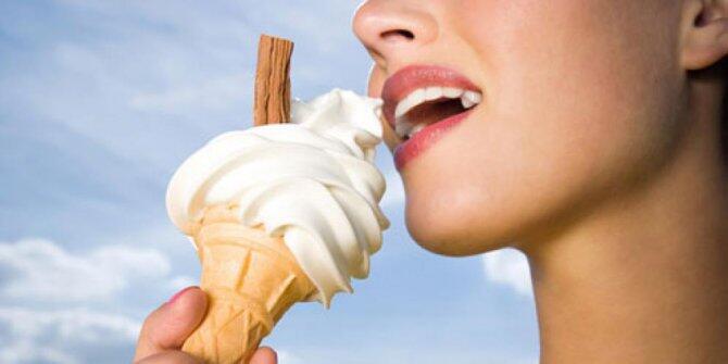 &#91;++&#93; Para Selebriti &quot;Ngemut&quot; Sesuatu Yang Dingin2 Gan..!!