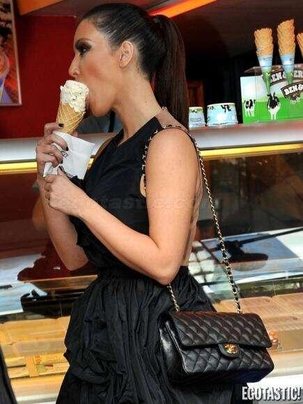 &#91;++&#93; Para Selebriti &quot;Ngemut&quot; Sesuatu Yang Dingin2 Gan..!!