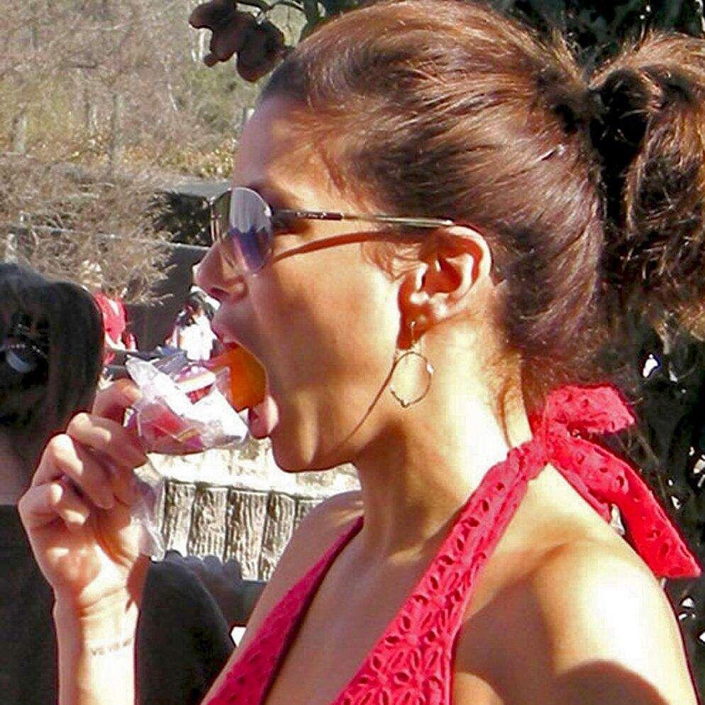 &#91;++&#93; Para Selebriti &quot;Ngemut&quot; Sesuatu Yang Dingin2 Gan..!!