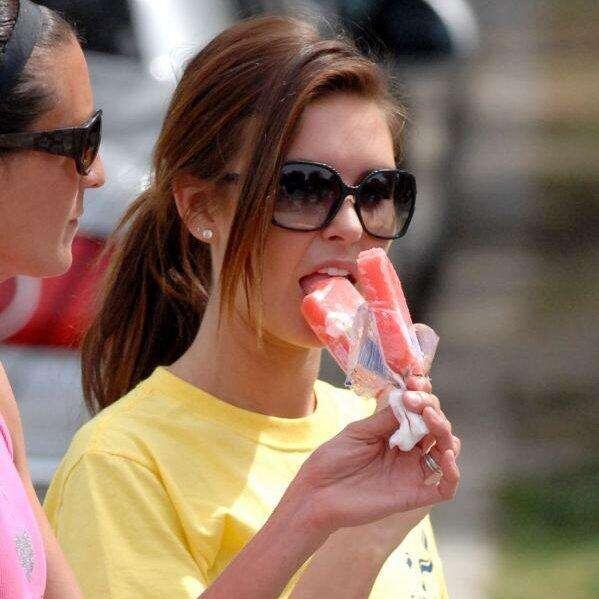 &#91;++&#93; Para Selebriti &quot;Ngemut&quot; Sesuatu Yang Dingin2 Gan..!!