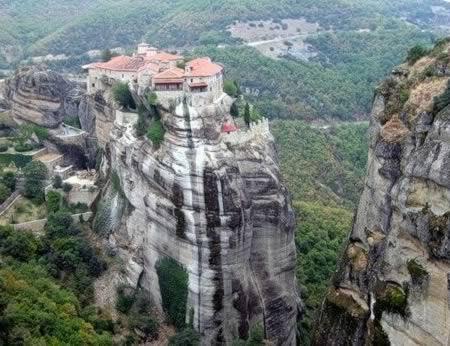 6 Posisi Rumah Di Luar Akal Sehat Manusia ( PIC )