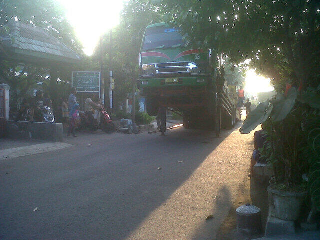 Standing Motor Udah Terlalu MainStream Sob ( PIC )