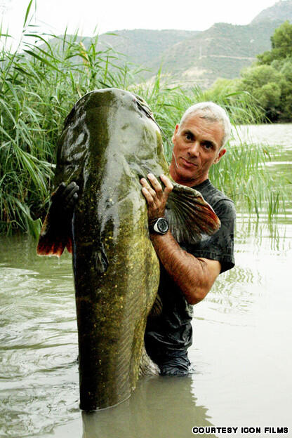 &quot;Jeremy Wade&quot; traveler, TV presenter, pemancing gila.