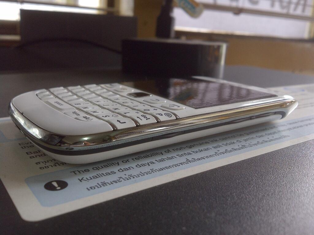 BB Onyx 3 (bellagio - 9790) white garansi mint condition (bandung)