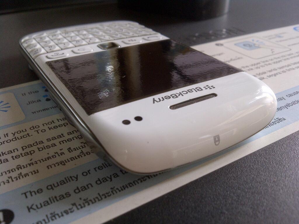BB Onyx 3 (bellagio - 9790) white garansi mint condition (bandung)