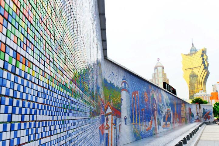 Keren!! Inilah Rekor Mural Mosaik yang Diciptakan Menggunakan 85.794 Rubik