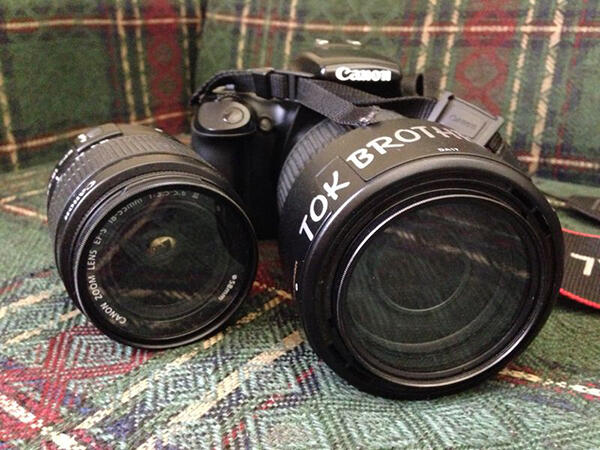 kamera 1100D canon body + lensa bawaan 45 +lensa tambron 70+300 bandung
