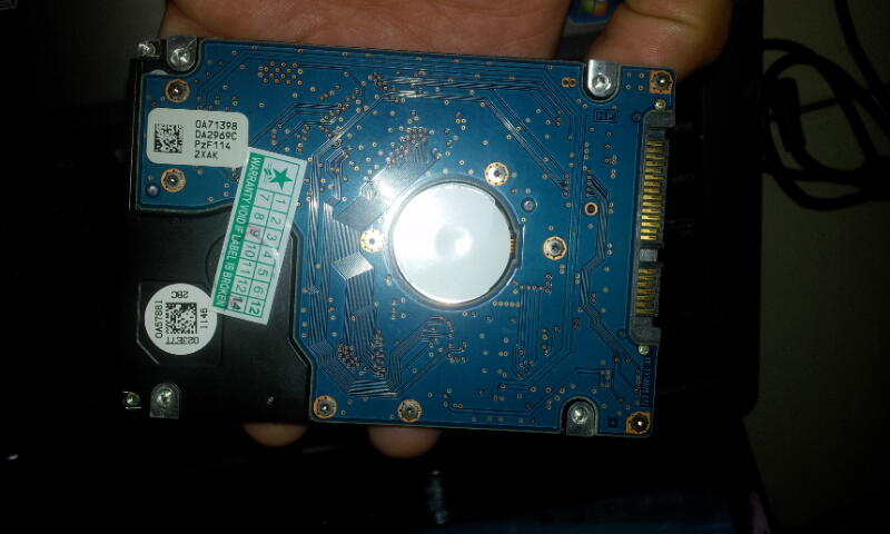 HDD EXTERNAL HITACHI 2,5" 500GB UNTUK PS3, FULL GAME TER-UPDATE. MURAH AJA