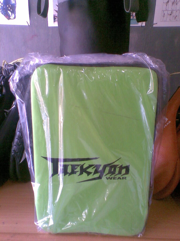 Seragam Tae Kwon Do & Peralatan Latihan (TAEKYON)