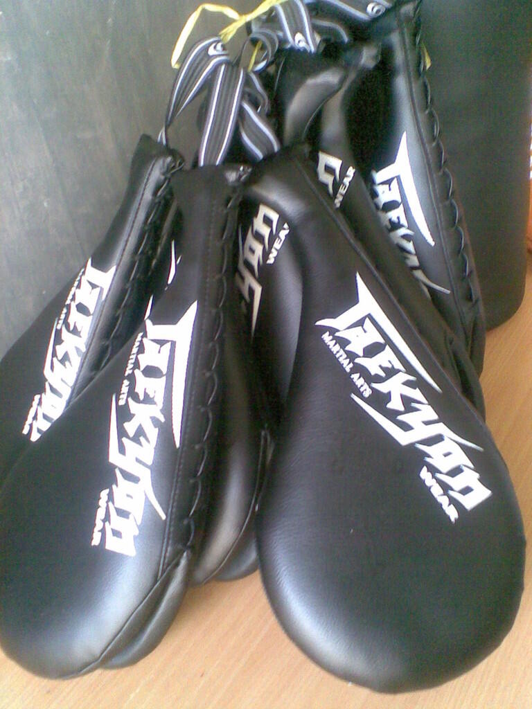 Seragam Tae Kwon Do & Peralatan Latihan (TAEKYON)