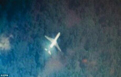 Ini gan Penampakan dari satelit yang diduga MH370 (Masuuuk)