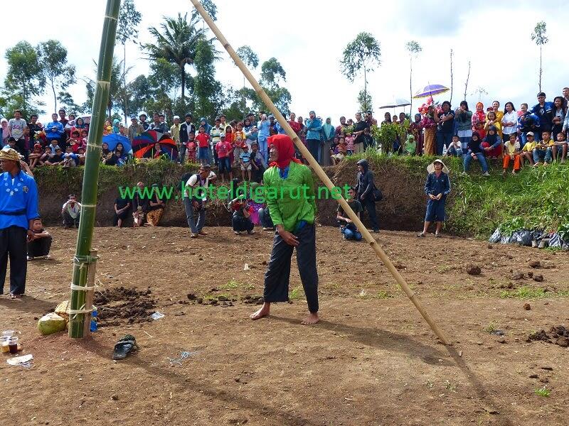 Atraksi Lais Sebuah Kesenian Asli Garut