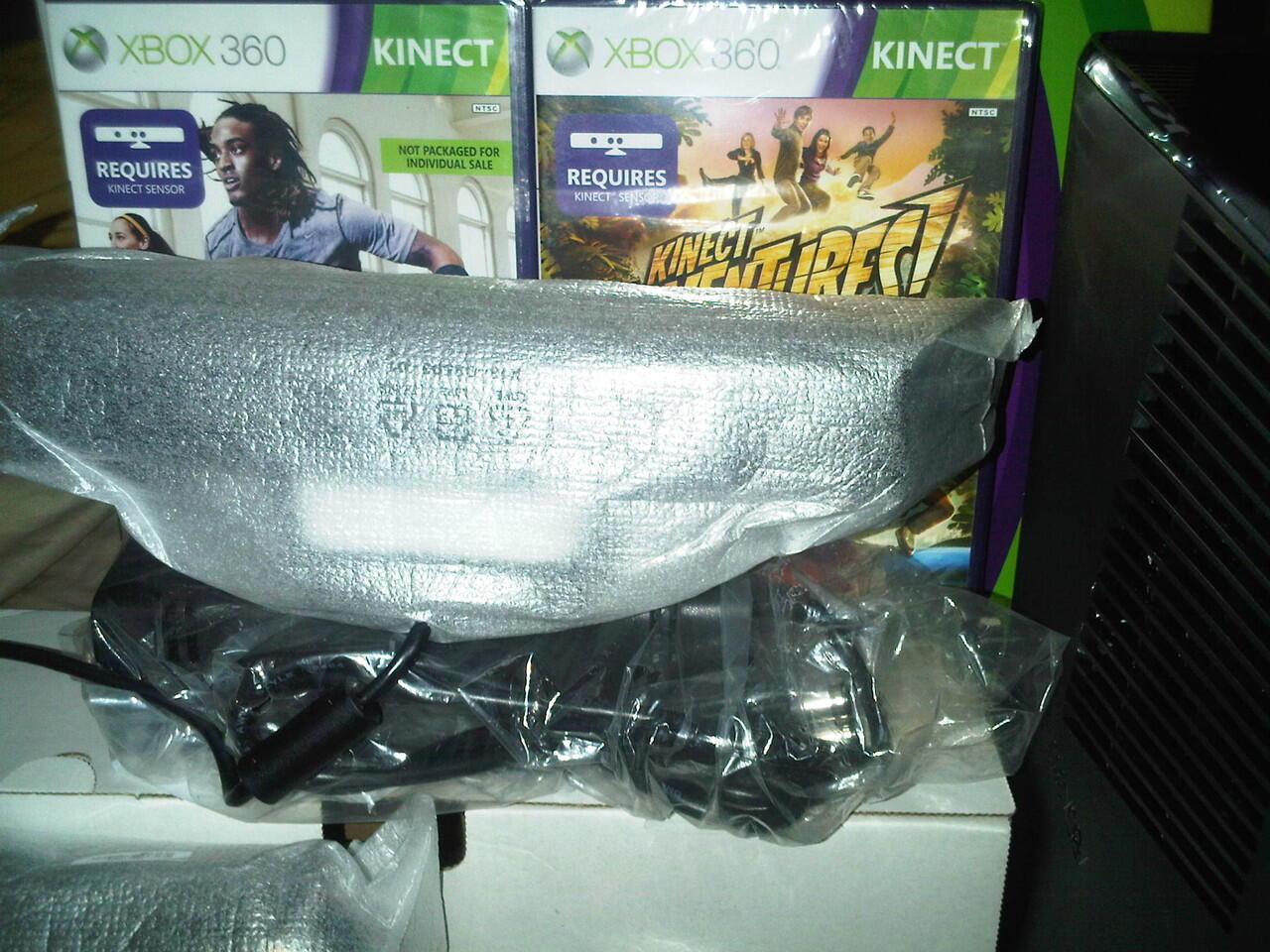 JUAL CEPAT XBOX 4GB SLIM, KINECT, SUDAH RGH, 2 GAME ORI DAN GAME2 HOMEMADE