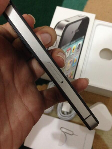 Jual iPhone 4s 32GB Black Super Mulus ! IMEI tembus ! Murmer , COD Bandung !