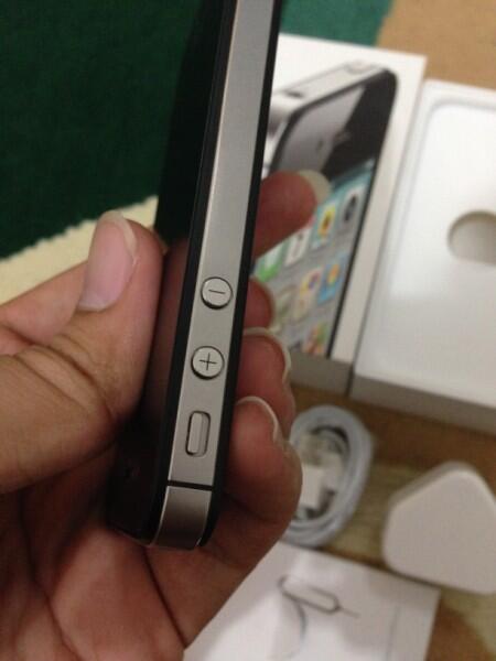Jual iPhone 4s 32GB Black Super Mulus ! IMEI tembus ! Murmer , COD Bandung !