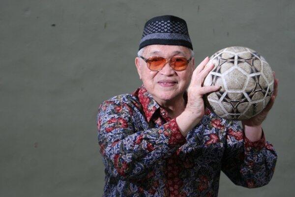 10 Pemain Legenda Sepakbola Indonesia.
