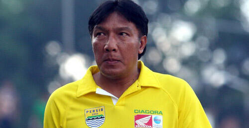 10 Pemain Legenda Sepakbola Indonesia.